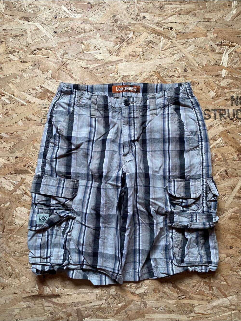 Lee Men's Plaid Gray and Black Cargo Shorts